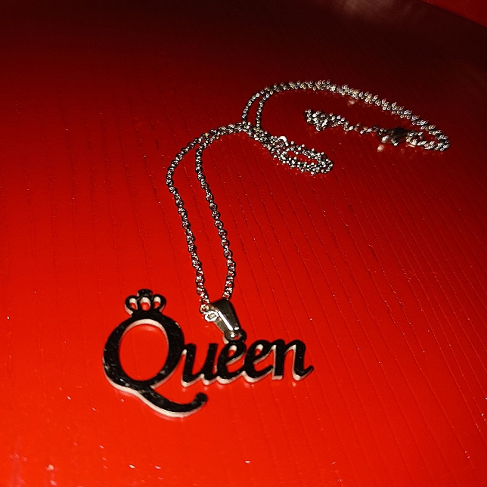 Queen Necklace